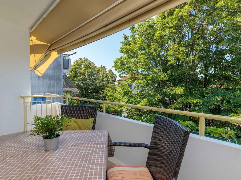 Ferienwohnung mit Balkon und Klimaanlage