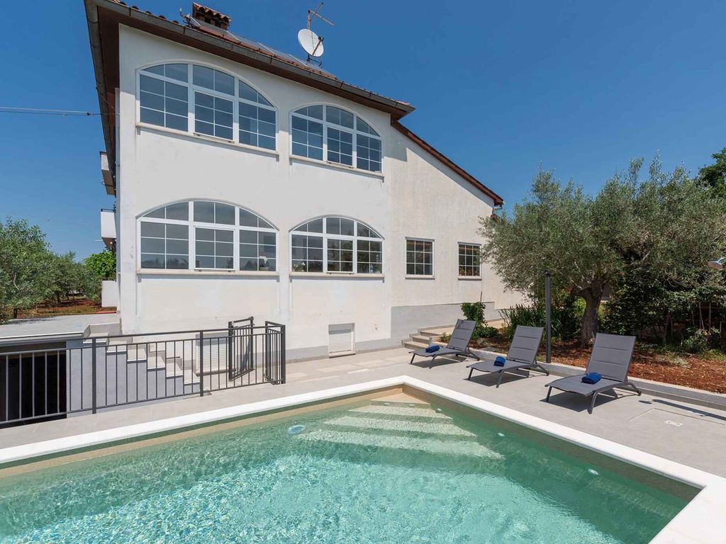 Ferienwohnung mit Aussenpool