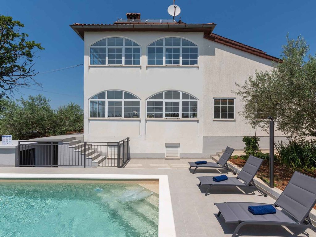 Ferienwohnung mit Aussenpool