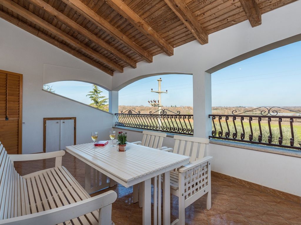 Ferienwohnung mit Balkon und Klimaanlage