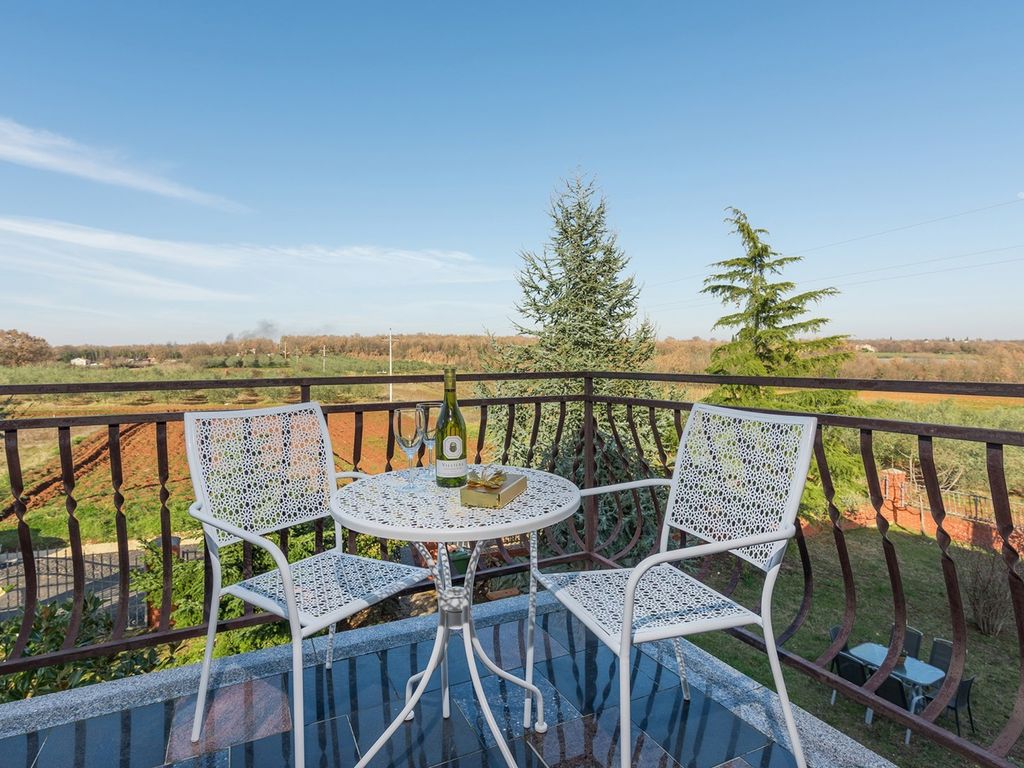 Ferienwohnung mit Balkon und Klimaanlage