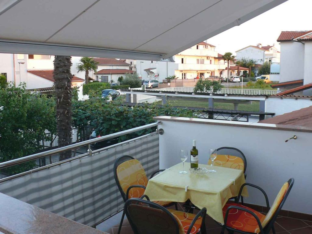 Ferienwohnung mit Balkon und Klimaanlage