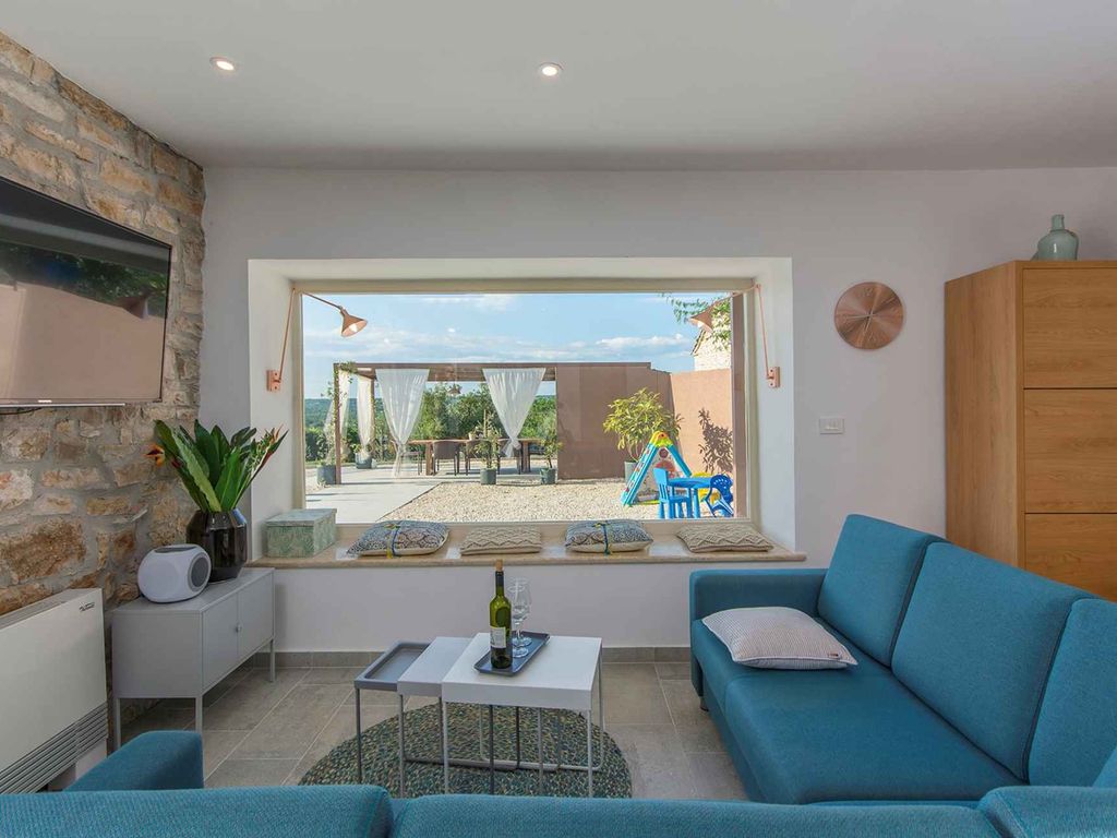 Villa mit Pool und Klimaanlage