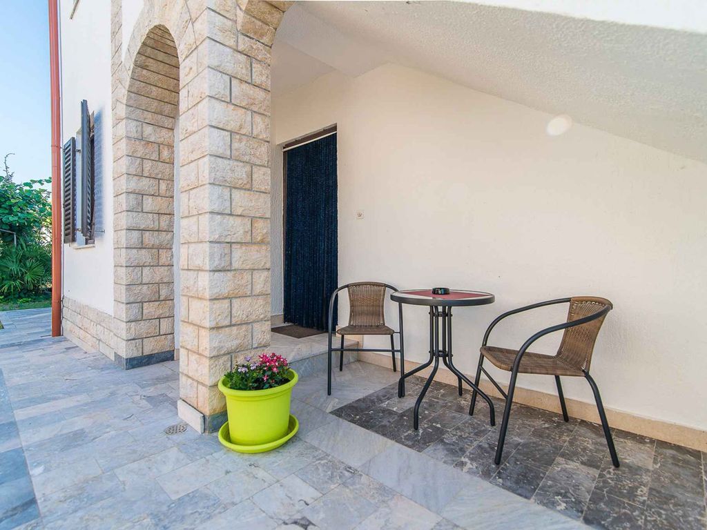 Ferienwohnung mit Terrasse und Klimaanlage