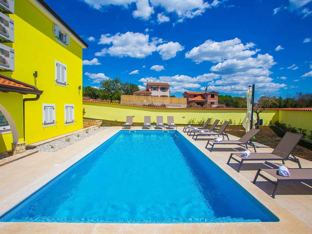 Villa mit Pool