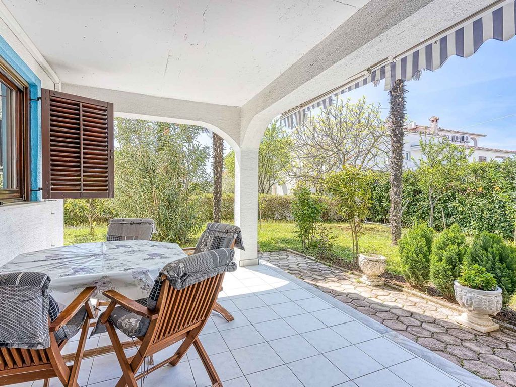Ferienwohnung mit Meerblick und Terrasse