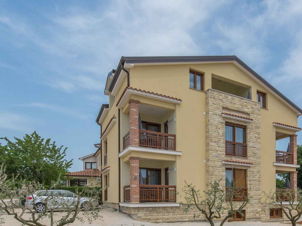 Ferienwohnung mit Balkon und Klimaanlage