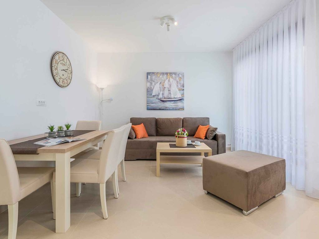 Ferienwohnung mit Balkon und Klimaanlage