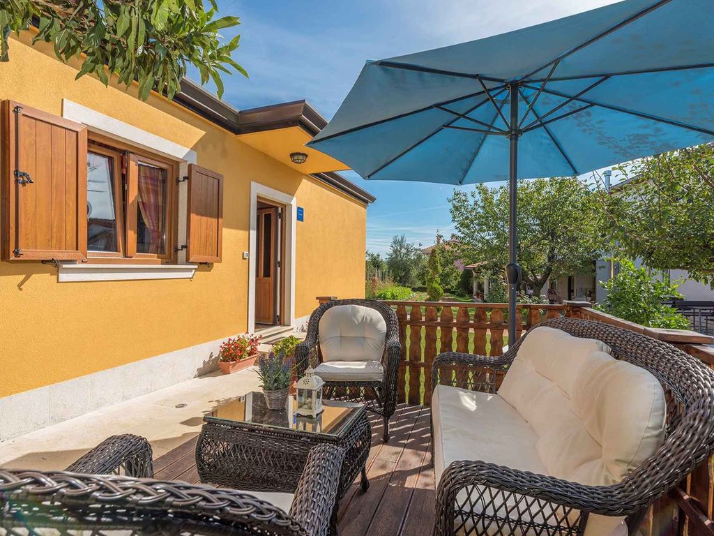 Ferienhaus mit Garten
