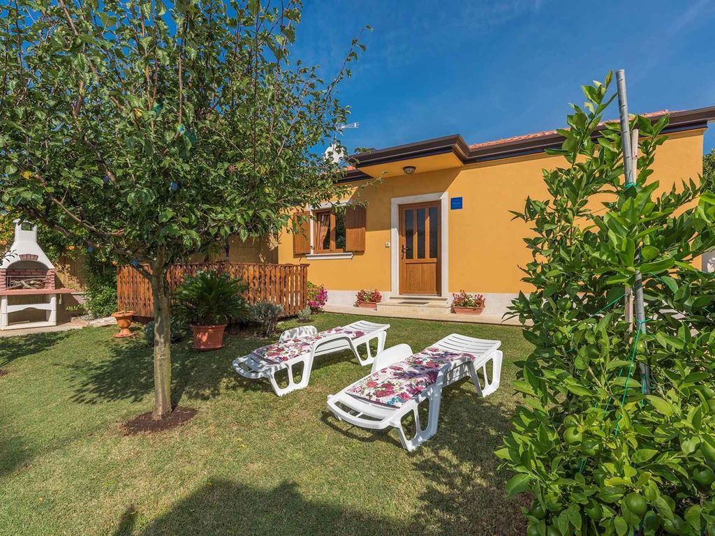 Ferienhaus mit Garten