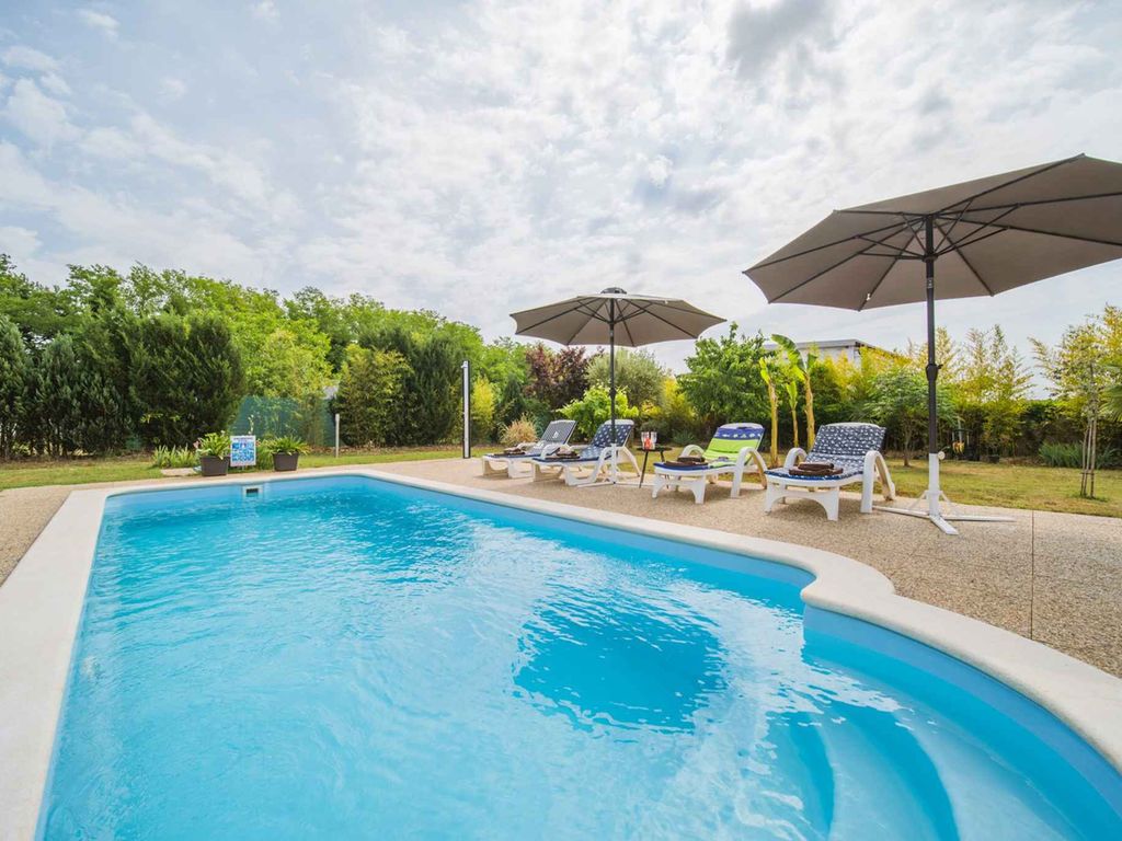 Ferienhaus mit Pool