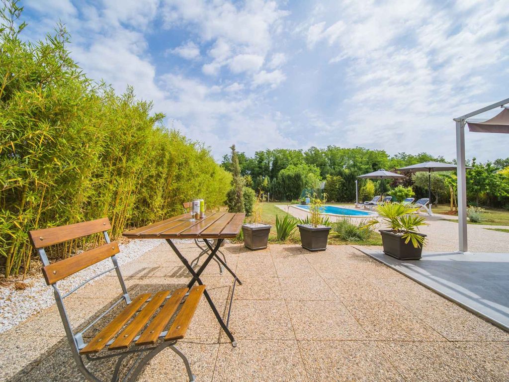 Ferienhaus mit Pool