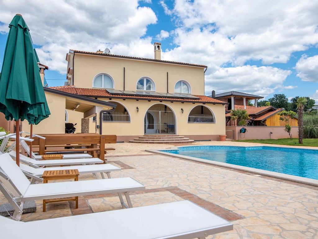 Ferienwohnung mit Pool