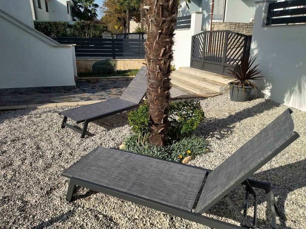 Ferienwohnung mit Klimaanlage und Balkon