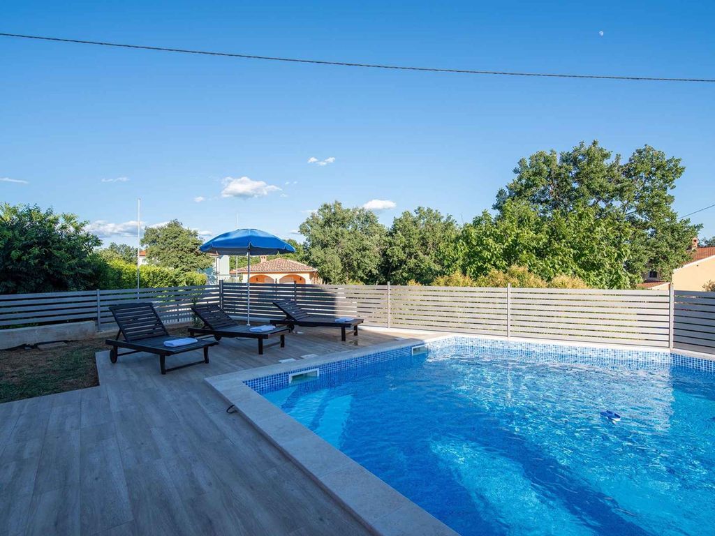 Ferienwohnung mit Pool und Klimaanlage