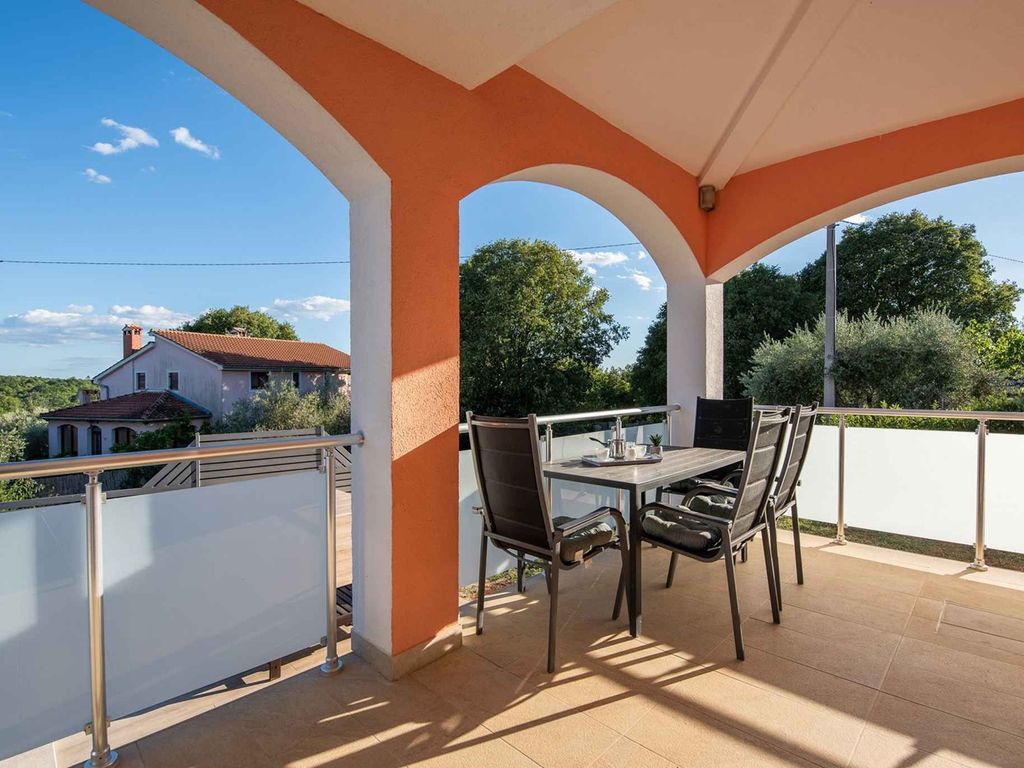 Ferienwohnung mit Pool und Klimaanlage
