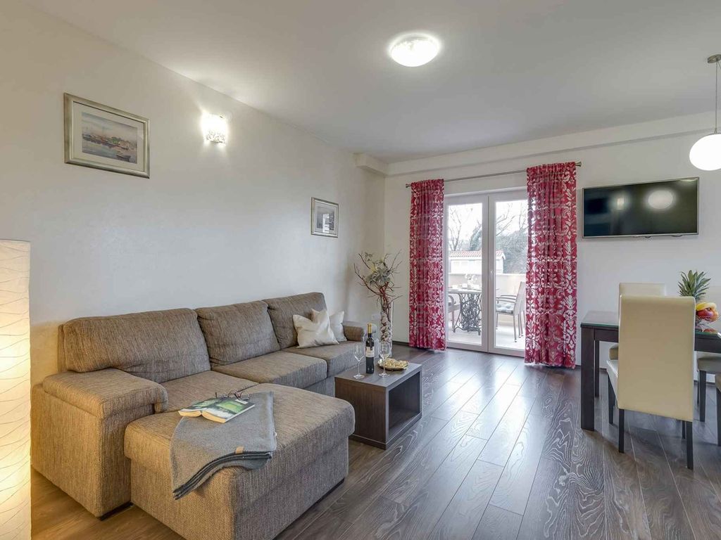 Moderne Ferienwohnung in Porec, 900 m vom Strand entfernt
