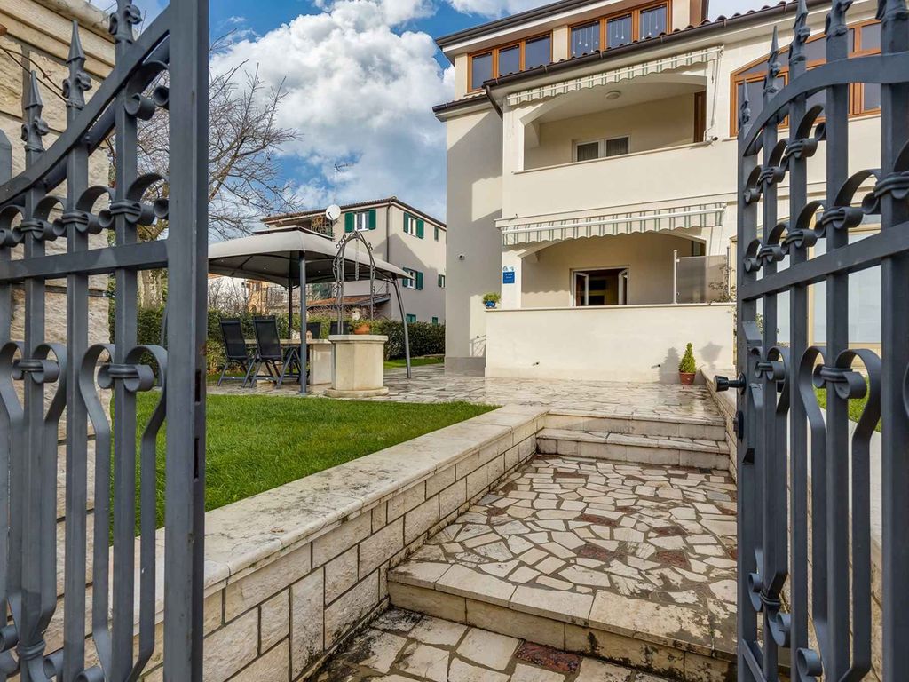 Moderne Ferienwohnung in Porec, 900 m vom Strand entfernt
