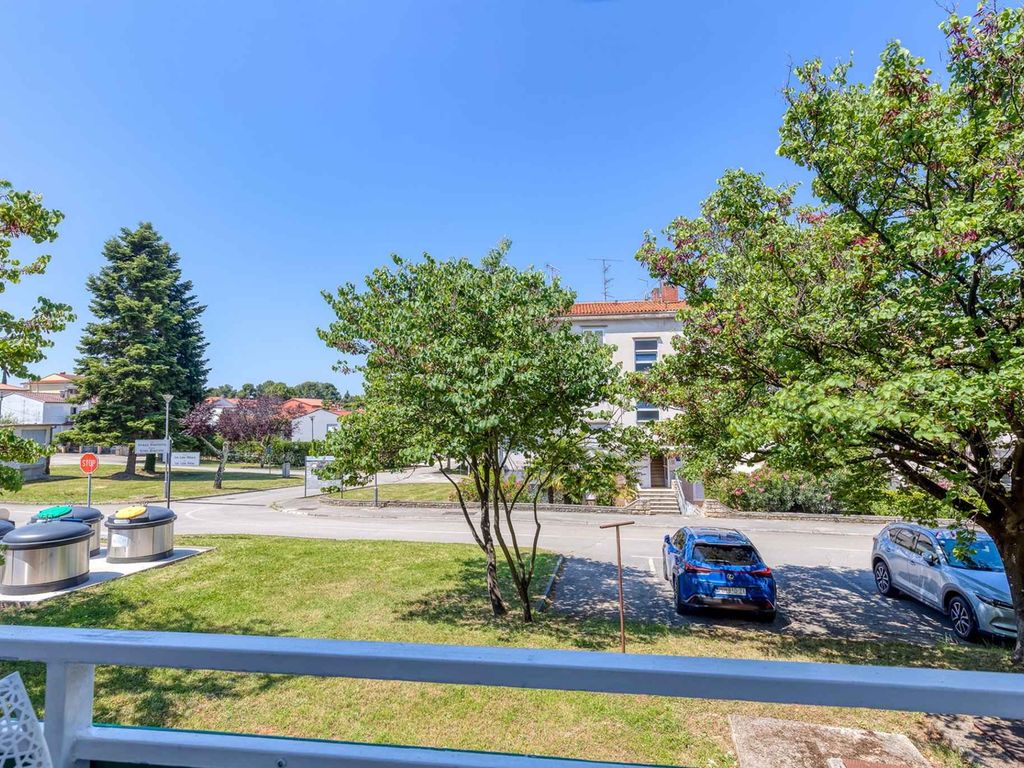 Ferienwohnung mit Balkon und Klimaanlage