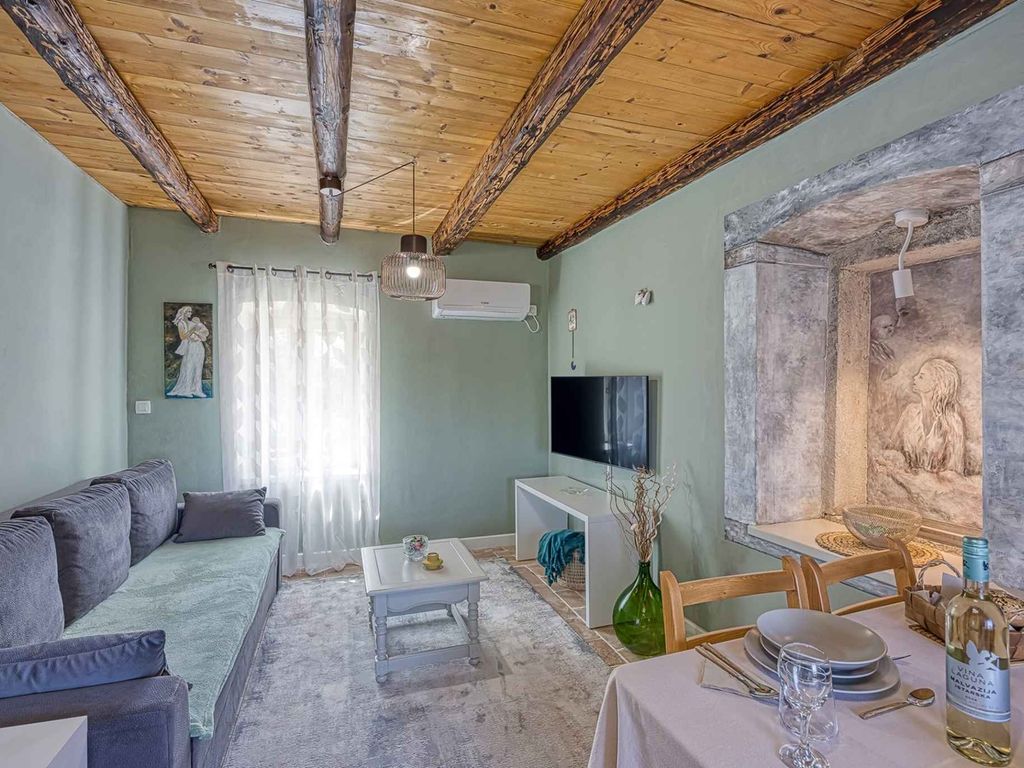Geräumiges Apartment für zwei Personen in einer idyllischen und traditionellen Umgebung in der Nähe von Vrsar