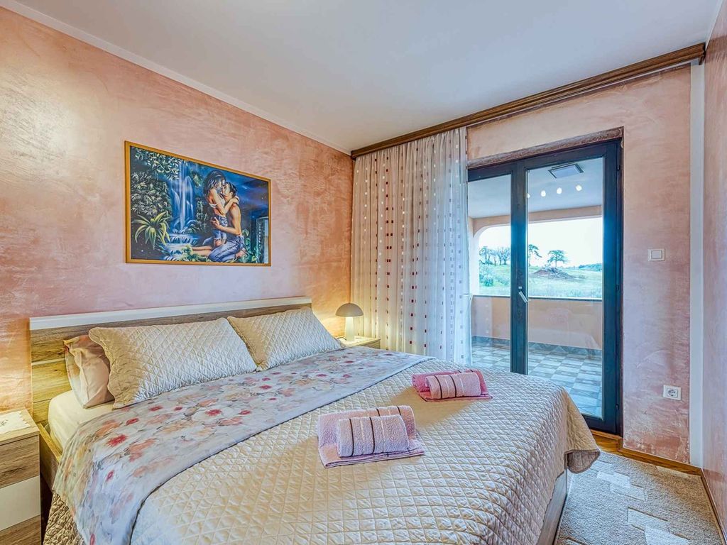 Ferienwohnung mit Klimaanlage und Balkon