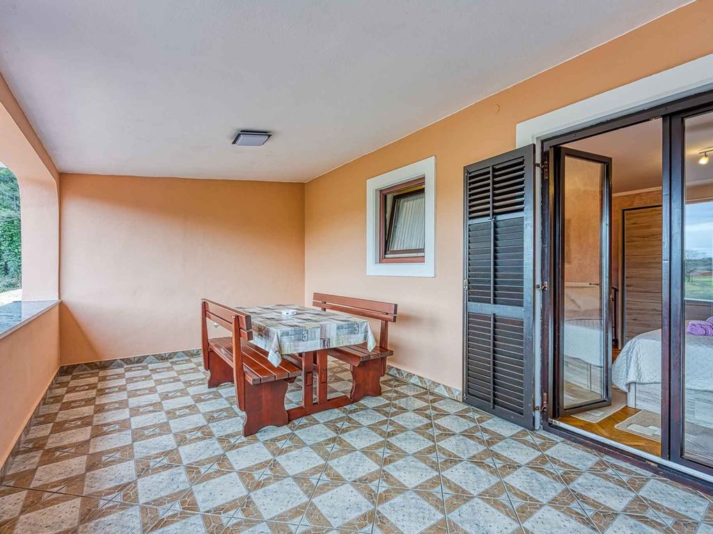 Ferienwohnung mit Klimaanlage und Balkon