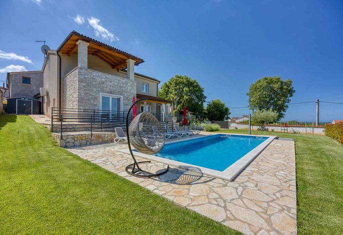 Villa mit Pool und Klimaanlage