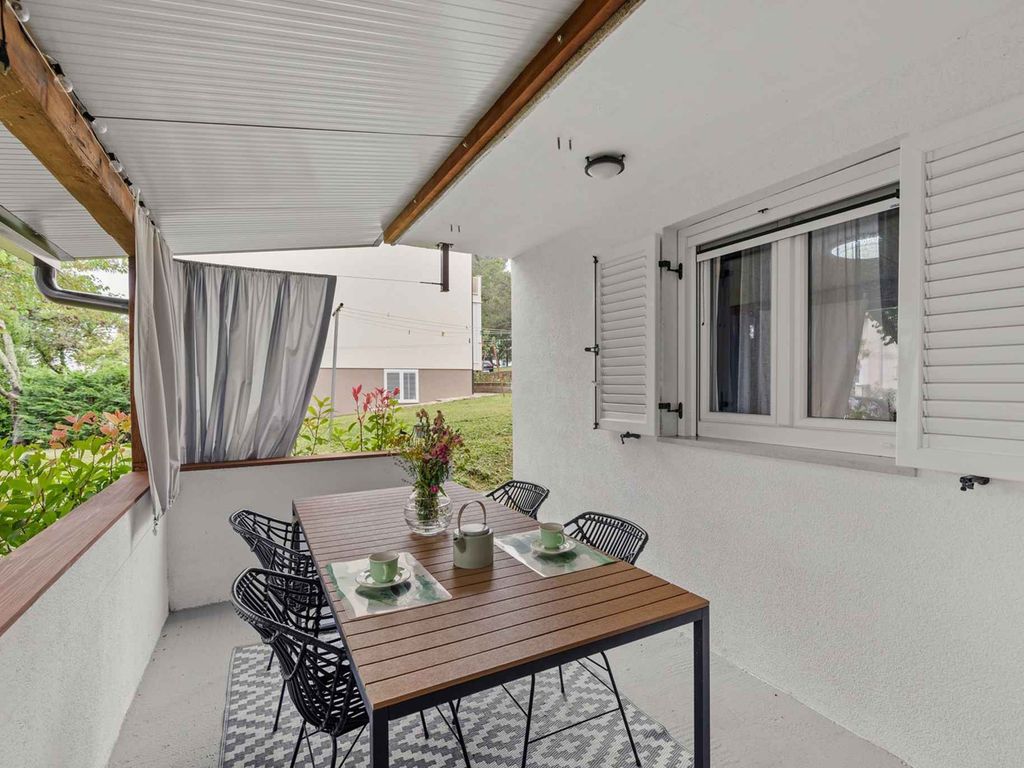 Ferienwohnung mit Terrase und Klimaanlage