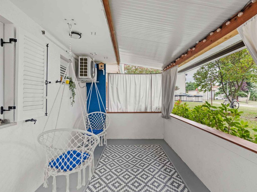 Ferienwohnung mit Terrase und Klimaanlage