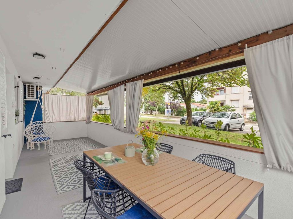Ferienwohnung mit Terrase und Klimaanlage