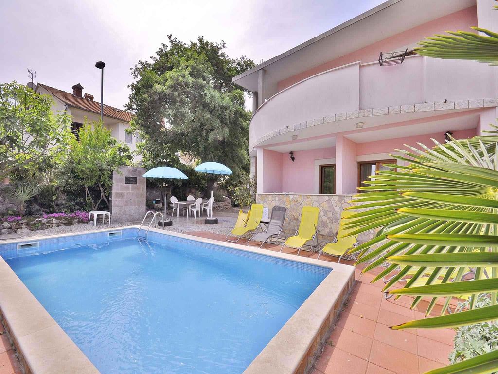 Ferienwohnung in Strandnähe mit Pool
