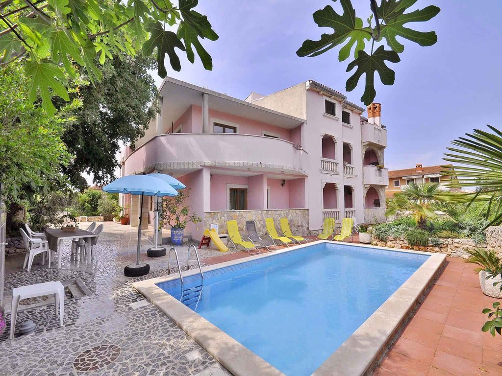 Ferienwohnung in Strandnähe mit Pool
