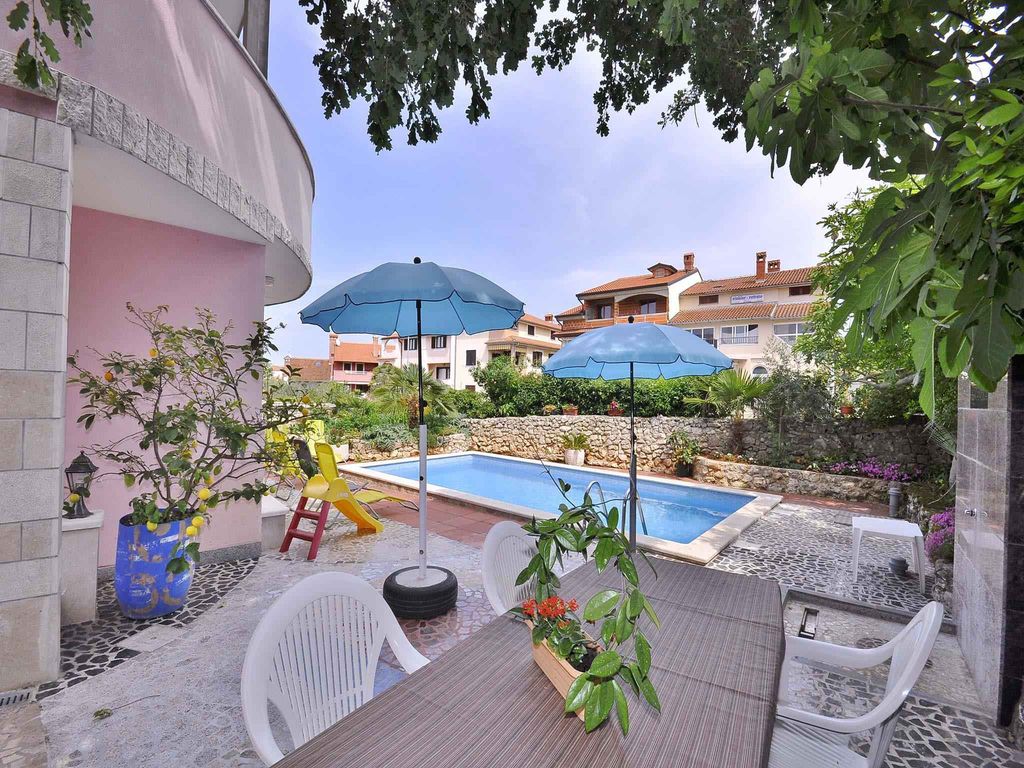 Ferienwohnung in Strandnähe mit Pool