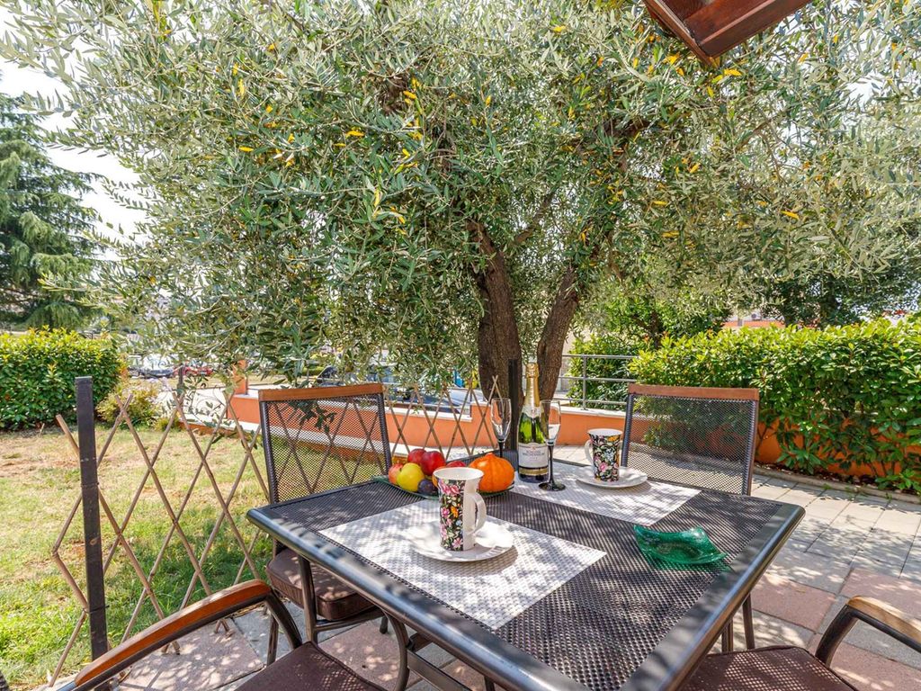 Ferienwohnung mit Terarsse und Garten