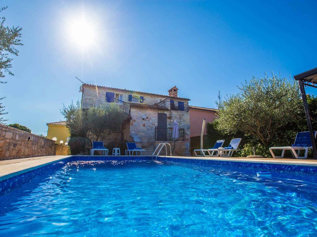 Villa mit Klimaanlage und Pool