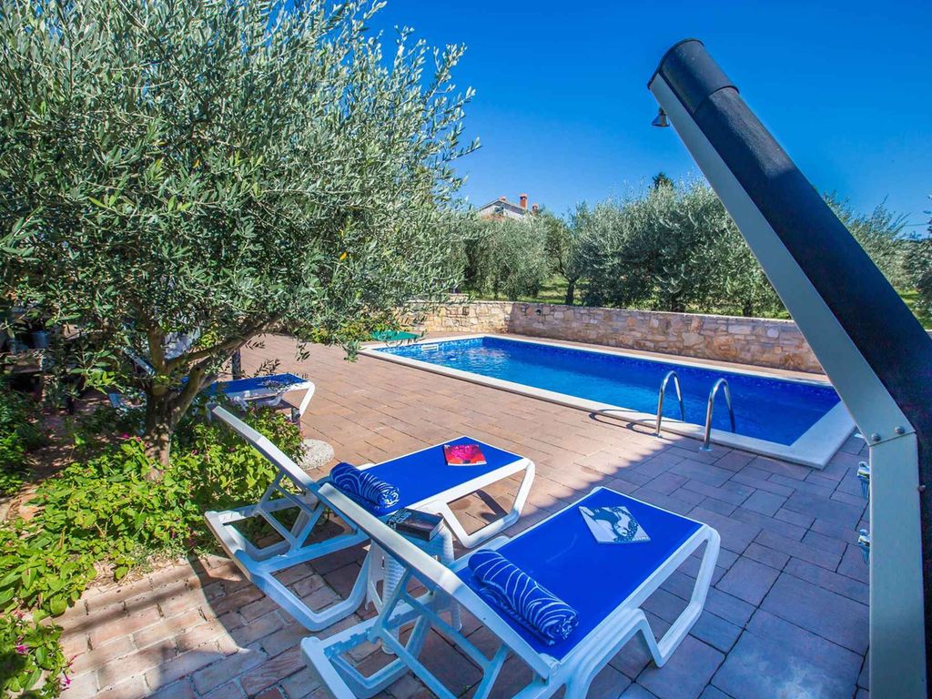 Villa mit Klimaanlage und Pool
