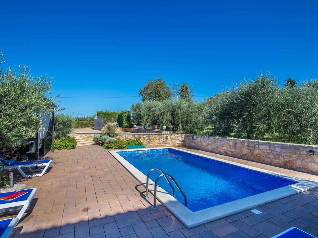 Villa mit Klimaanlage und Pool