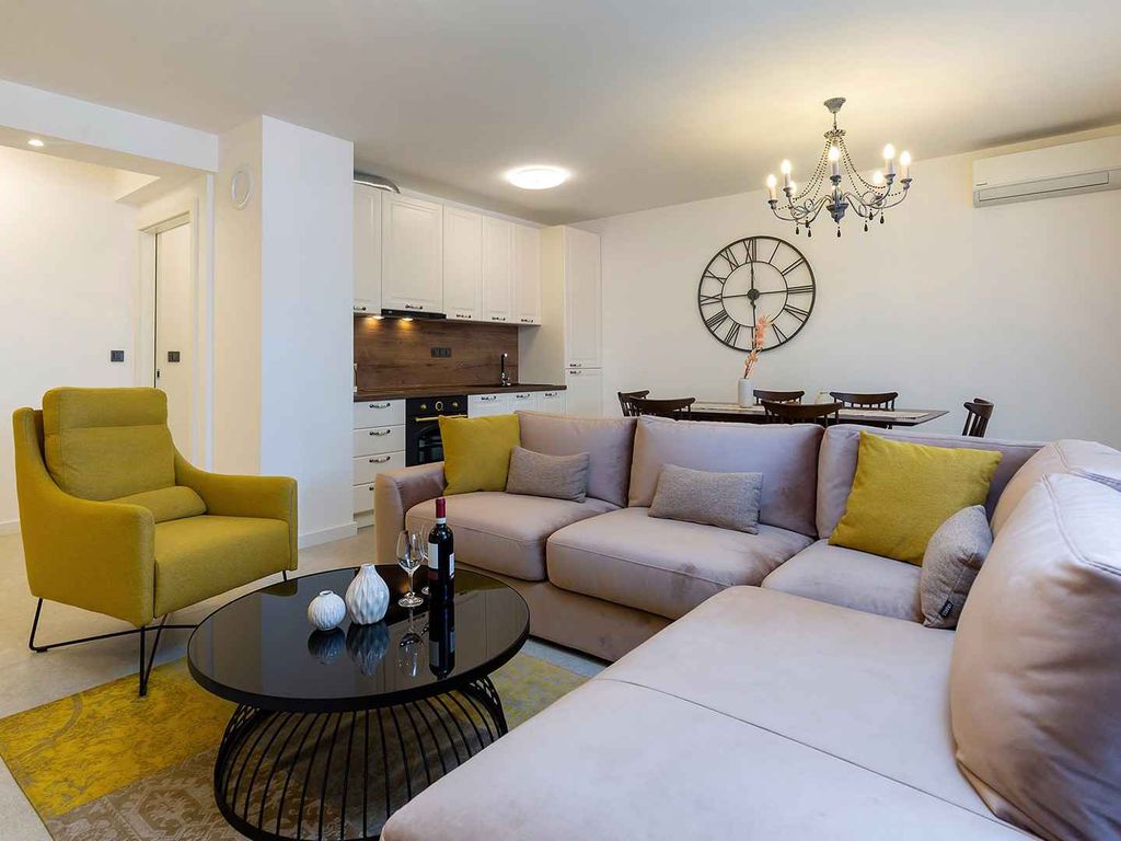 Ferienwohnung mit gemütlicher Einrichtung und großer Loggia
