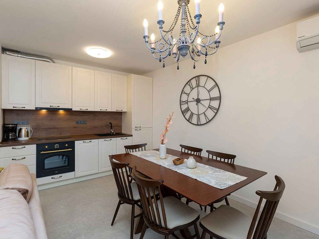 Ferienwohnung mit gemütlicher Einrichtung und großer Loggia