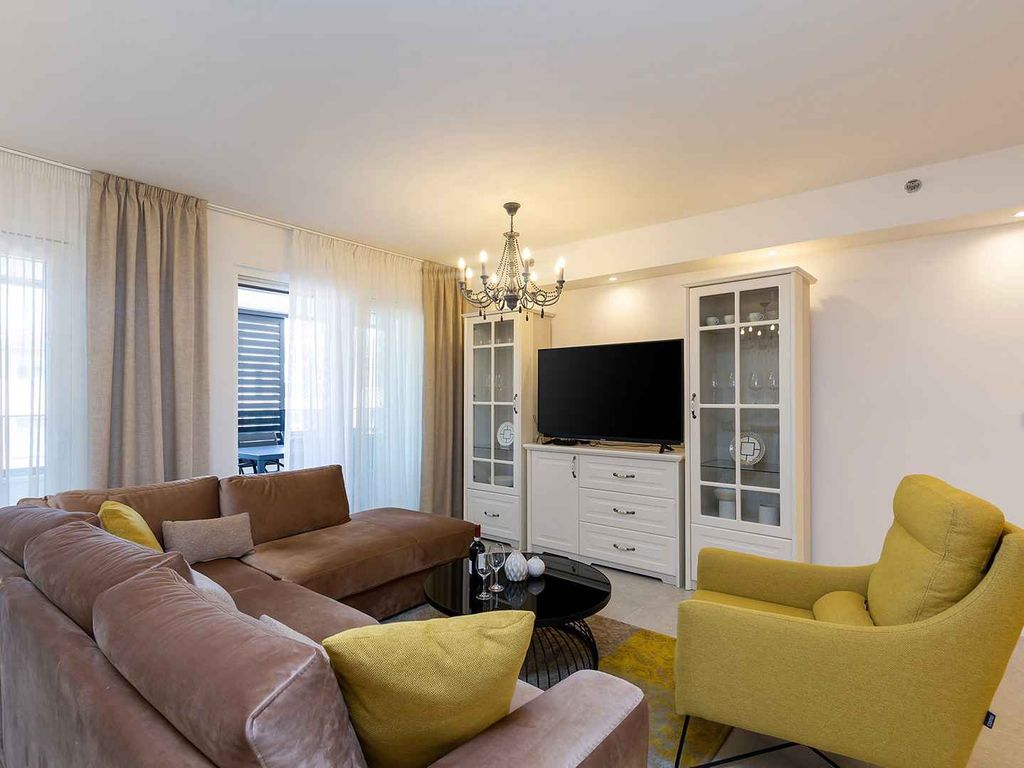 Ferienwohnung mit gemütlicher Einrichtung und großer Loggia