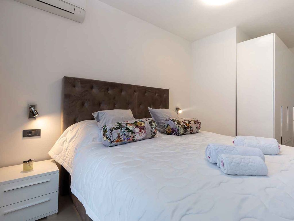 Ferienwohnung Two-Bedroom Apartment No.5 with Balcony