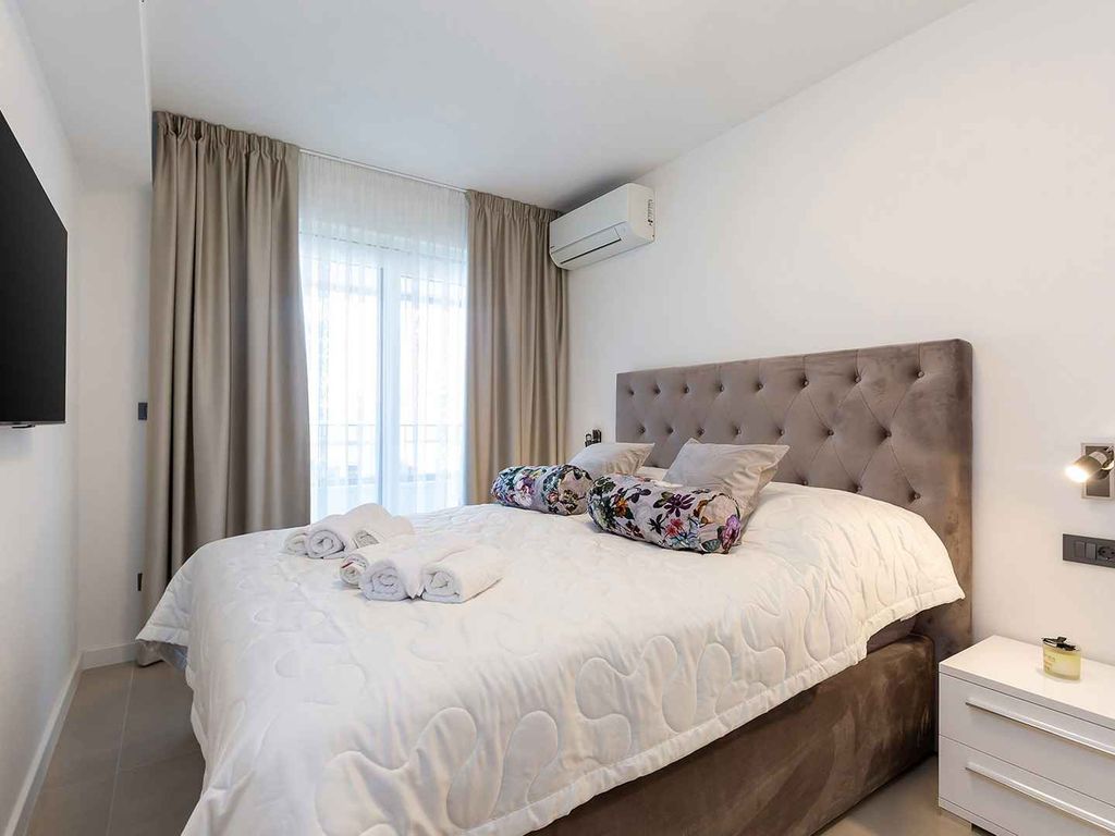 Ferienwohnung Two-Bedroom Apartment No.5 with Balcony