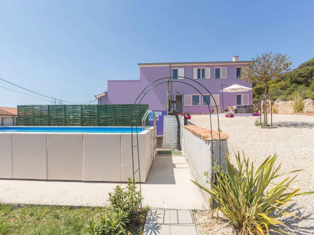 Ferienwohnung mit Klimaanlage und Pool