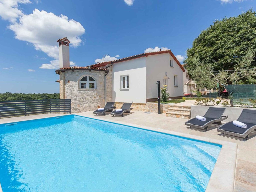Villa mit Klimaanlage und Pool