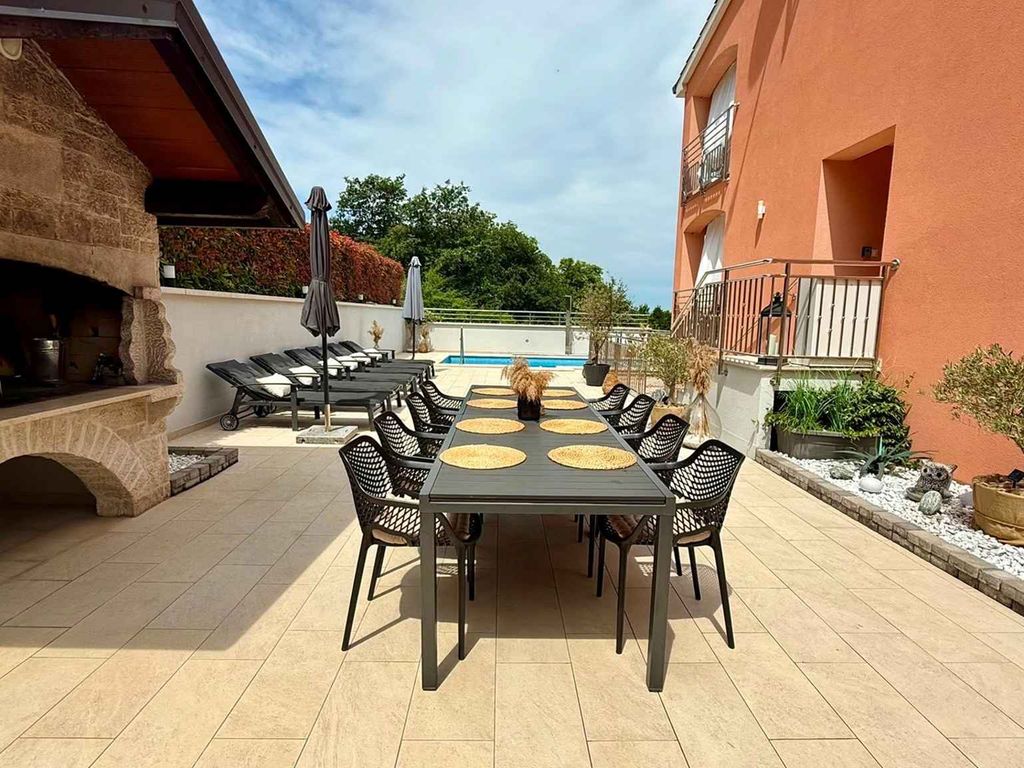 Villa mit Klimaanlage und Pool