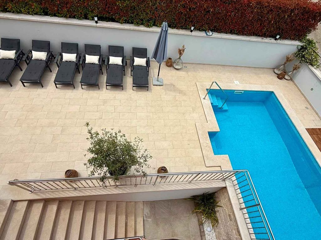 Villa mit Klimaanlage und Pool