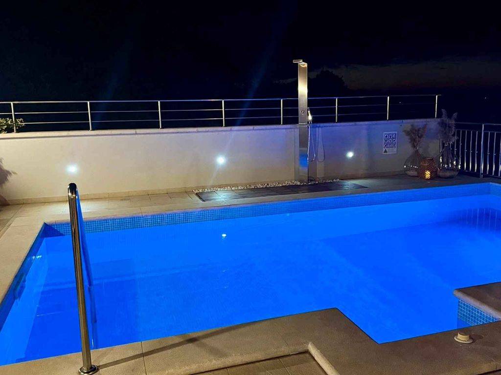 Villa mit Klimaanlage und Pool