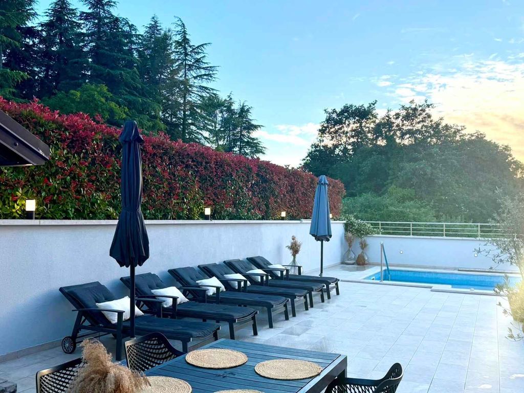 Villa mit Klimaanlage und Pool