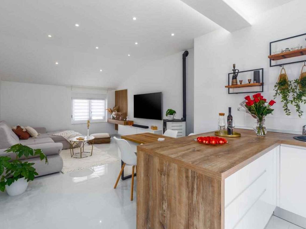 Ferienwohnung mit Klimaanlage und Balkon