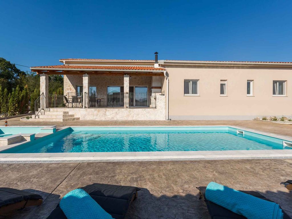 Villa mit Privatpool